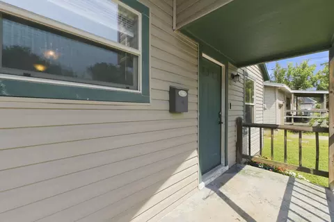 Exterior - 1211 N Warren Ave, Springfield, MO 65802 photo 8 of 10