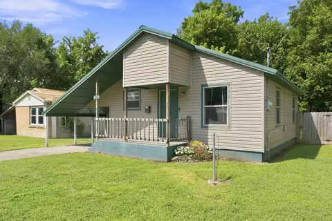 Exterior - 1211 N Warren Ave, Springfield, MO 65802 photo 2 of 10