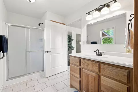 Bath - 23714 Welch Point Cir, Shell Knob, MO 65747 photo 1 of 2