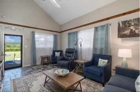 Living - 3963 El Dorado St, Springfield, MO 65809 photo 7 of 10