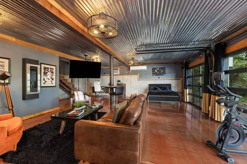 Living - 3963 El Dorado St, Springfield, MO 65809 photo 8 of 10