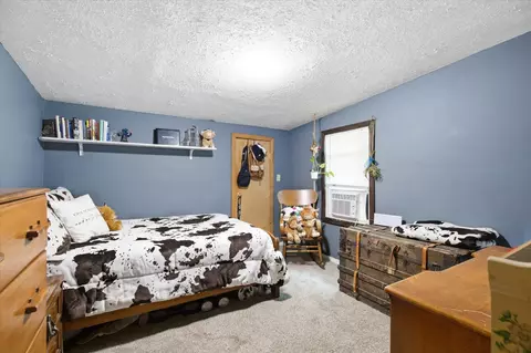 Bedroom - 1701 Jackson Spring Rd, Ozark, MO 65721 photo 2 of 5