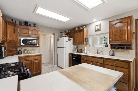 Kitchen - 1701 Jackson Spring Rd, Ozark, MO 65721 photo 2 of 6