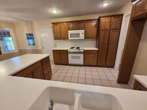 Kitchen - 4719 S Clifton Ct, Springfield, MO 65810 photo 7 of 7