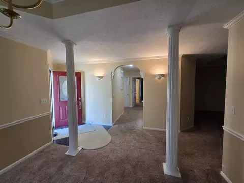 Entry Way - 4719 S Clifton Ct, Springfield, MO 65810 photo 2 of 3