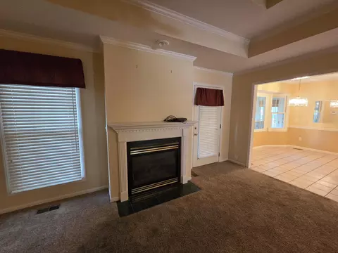 Living - 4719 S Clifton Ct, Springfield, MO 65810 photo 5 of 9