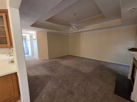 Living - 4719 S Clifton Ct, Springfield, MO 65810 photo 4 of 9