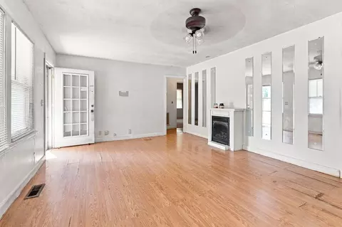 Living - 2829 E 13th St, Joplin, MO 64801 photo 1 of 3