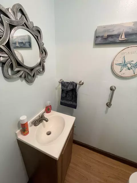 Bath - 184 Dusty Ln, Branson, MO 65616 photo 1 of 2