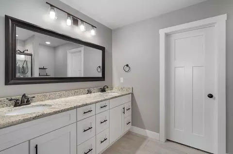 Entry Way - 4411 Florence Ave, Ozark, MO 65721 photo 2 of 2