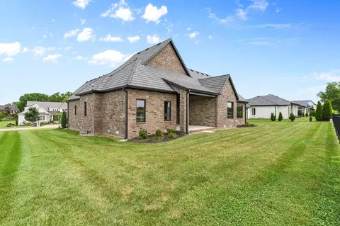 Exterior - 3958 E Dunrobin Dr, Springfield, MO 65809 photo 9 of 10