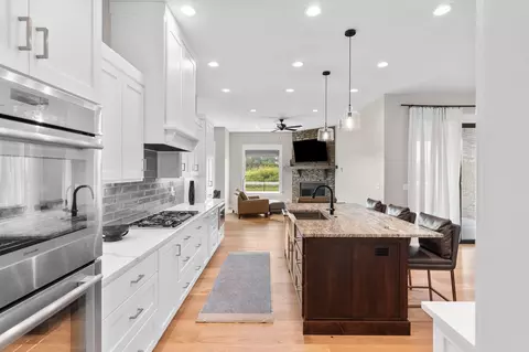 Kitchen - 3958 E Dunrobin Dr, Springfield, MO 65809 photo 4 of 4