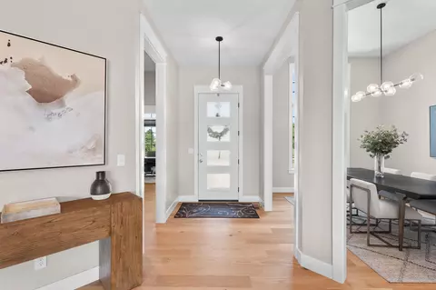 Entry Way - 3958 E Dunrobin Dr, Springfield, MO 65809 photo 1 of 5