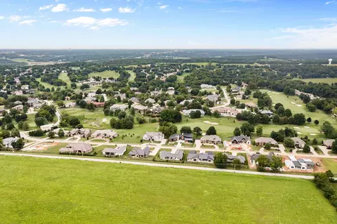 View/Area - 3958 E Dunrobin Dr, Springfield, MO 65809 photo 3 of 3