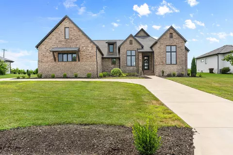 Exterior - 3958 E Dunrobin Dr, Springfield, MO 65809 photo 4 of 10