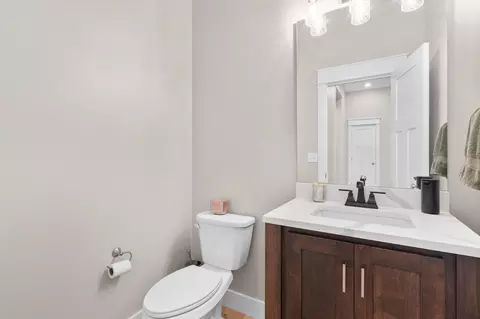 Bath - 3958 E Dunrobin Dr, Springfield, MO 65809 photo 1 of 9