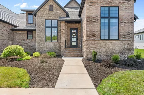 Exterior - 3958 E Dunrobin Dr, Springfield, MO 65809 photo 7 of 10