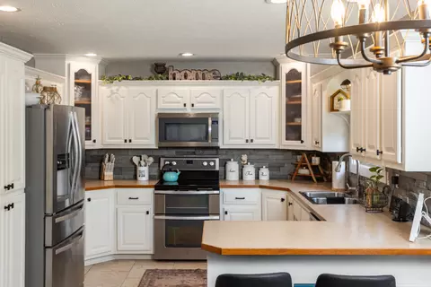 Kitchen - 1904 E Highview St, Ozark, MO 65721 photo 3 of 4