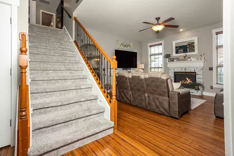 Entry Way - 1904 E Highview St, Ozark, MO 65721 photo 6 of 8