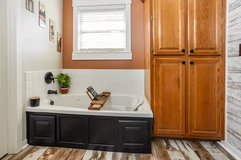 Bath - 1904 E Highview St, Ozark, MO 65721 photo 3 of 8