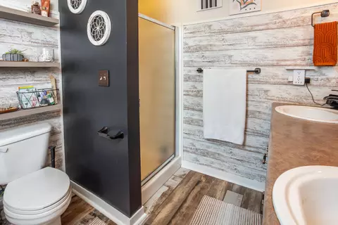 Bath - 1904 E Highview St, Ozark, MO 65721 photo 5 of 8