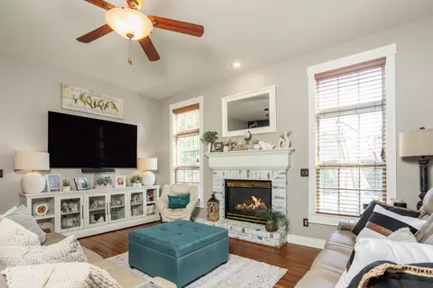 Living - 1904 E Highview St, Ozark, MO 65721 photo 2 of 2