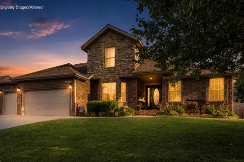 Exterior - 1904 E Highview St, Ozark, MO 65721 photo 2 of 19