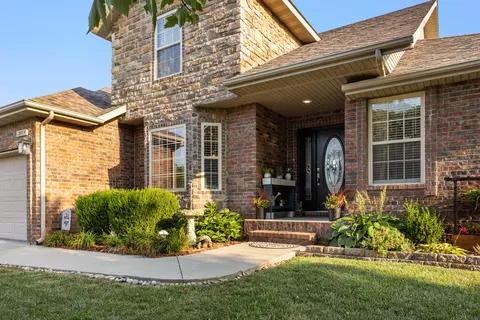 Exterior - 1904 E Highview St, Ozark, MO 65721 photo 4 of 19