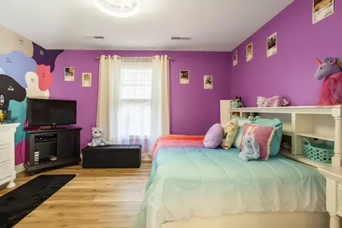 Bedroom - 1904 E Highview St, Ozark, MO 65721 photo 4 of 8