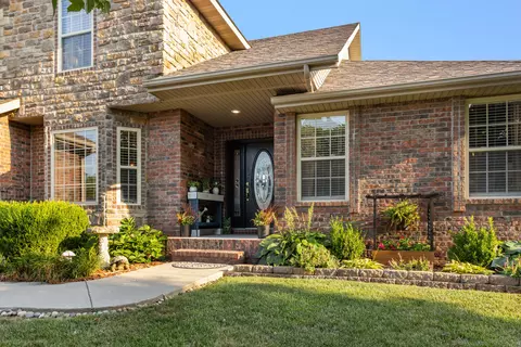 Exterior - 1904 E Highview St, Ozark, MO 65721 photo 3 of 19
