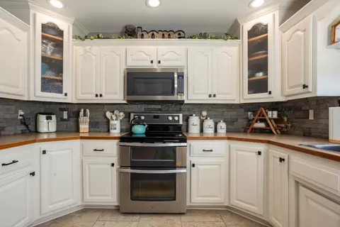 Kitchen - 1904 E Highview St, Ozark, MO 65721 photo 1 of 4