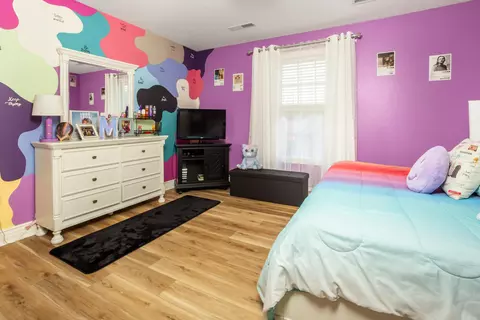 Bedroom - 1904 E Highview St, Ozark, MO 65721 photo 5 of 8