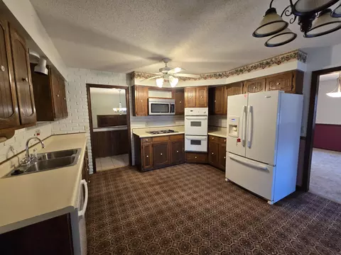 Kitchen - 23042 Indian Ln, Hermitage, MO 65668 photo 1 of 6
