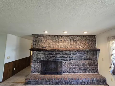 Living - 23042 Indian Ln, Hermitage, MO 65668 photo 3 of 4