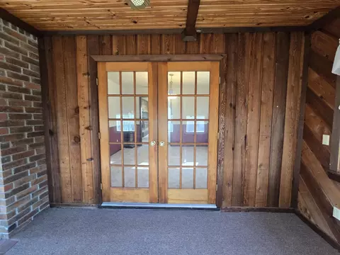 Exterior - 23042 Indian Ln, Hermitage, MO 65668 photo 9 of 20