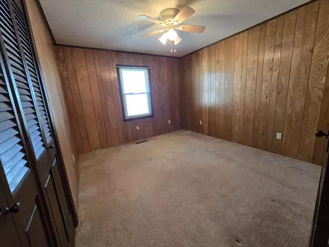 Bedroom - 23042 Indian Ln, Hermitage, MO 65668 photo 5 of 5