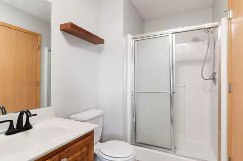 Bath - 785 W Apache St, Republic, MO 65738 photo 2 of 2