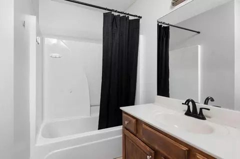 Bath - 785 W Apache St, Republic, MO 65738 photo 1 of 2