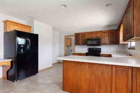 Kitchen - 785 W Apache St, Republic, MO 65738 photo 3 of 3