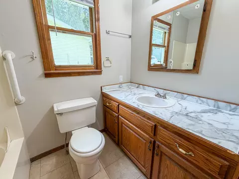 Bath - 523 S Elm St, Marshfield, MO 65706 photo 2 of 2