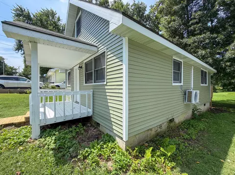 Exterior - 523 S Elm St, Marshfield, MO 65706 photo 4 of 8