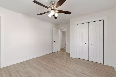 Bedroom - 1255 E Bonaire Dr, Springfield, MO 65803 photo 3 of 5