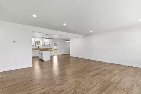 Living - 1255 E Bonaire Dr, Springfield, MO 65803 photo 1 of 3