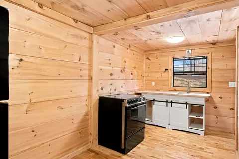 Kitchen - 26858 Buckingham Pl, Shell Knob, MO 65747 photo 2 of 4