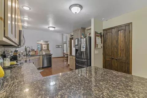 Kitchen - 45 Stone Ridge Ct, Strafford, MO 65757 photo 4 of 4