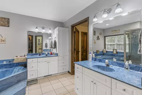 Bath - 45 Stone Ridge Ct, Strafford, MO 65757 photo 2 of 5