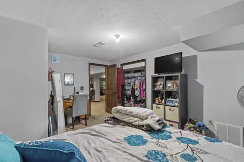Bedroom - 45 Stone Ridge Ct, Strafford, MO 65757 photo 8 of 8