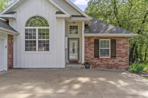Exterior - 45 Stone Ridge Ct, Strafford, MO 65757 photo 4 of 11