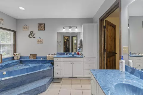 Bath - 45 Stone Ridge Ct, Strafford, MO 65757 photo 3 of 5