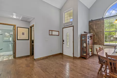 Entry Way - 45 Stone Ridge Ct, Strafford, MO 65757 photo 1 of 7